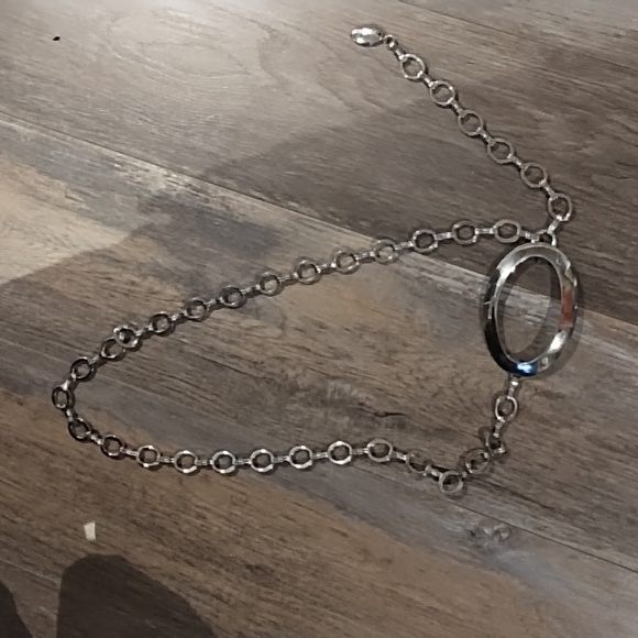 Woman's silver chain belt - Picture 2 of 6